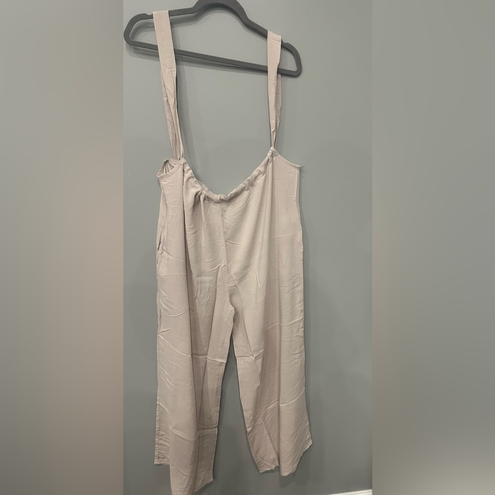 ZENANA Woven Tie Back Suspender Jumpsuit Cream/Tan Size S & M - Picture 10 of 11